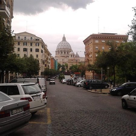 La Stazione Del Vaticano Roma Exterior foto